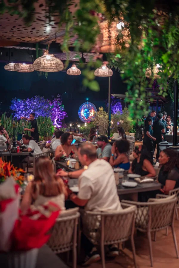 The atmosphere at SHAMAN Lounge Cafe Bar in Bang Tao, serving hookah in Phuket