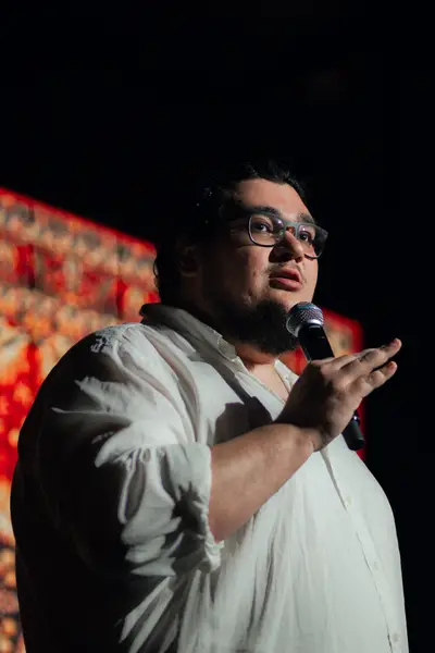 Amir Gurbanov stand-up at SHAMAN Phuket — photo 6 of 46