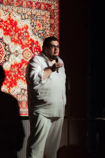 Amir Gurbanov stand-up at SHAMAN Phuket — photo 7 of 46