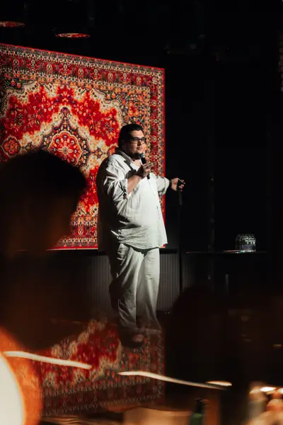 Amir Gurbanov stand-up at SHAMAN Phuket — photo 8 of 46