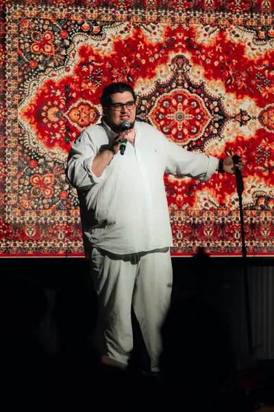 Amir Gurbanov stand-up at SHAMAN Phuket — photo 9 of 46