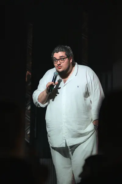 Amir Gurbanov stand-up at SHAMAN Phuket — photo 10 of 46