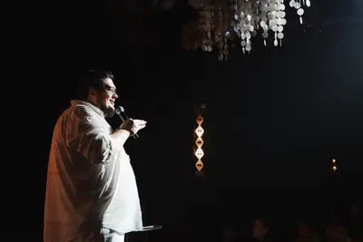 Amir Gurbanov stand-up at SHAMAN Phuket — photo 19 of 46