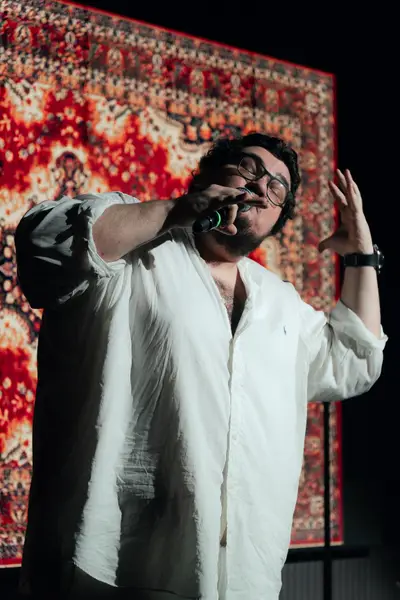Amir Gurbanov stand-up at SHAMAN Phuket — photo 23 of 46