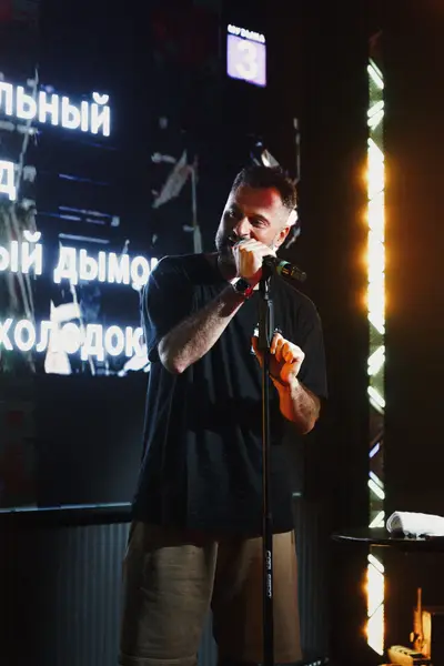 Amir Gurbanov stand-up at SHAMAN Phuket — photo 28 of 46