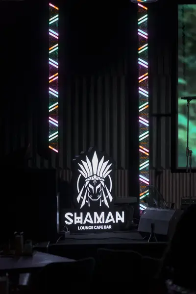 Mark Sergienko stand-up at SHAMAN Phuket — photo 17 of 62