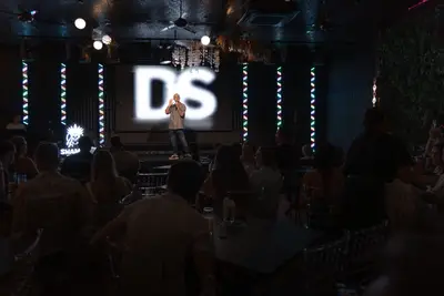 Mark Sergienko stand-up at SHAMAN Phuket — photo 36 of 62