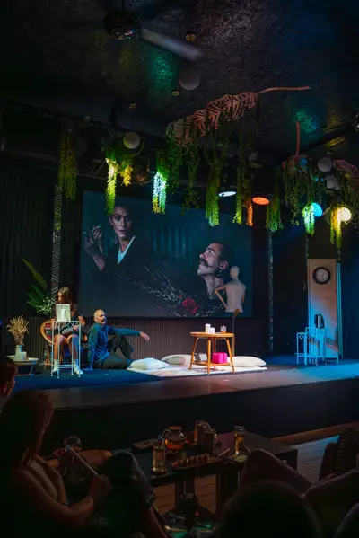 Спектакль «Любовь в конвертах: Цветаева & Пастернак» в SHAMAN Phuket — фото 4 из 21